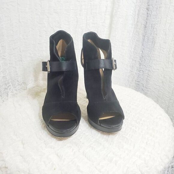 Michael Kors Isabella Suede Buckle Bootie Size 8M - Picture 2 of 10